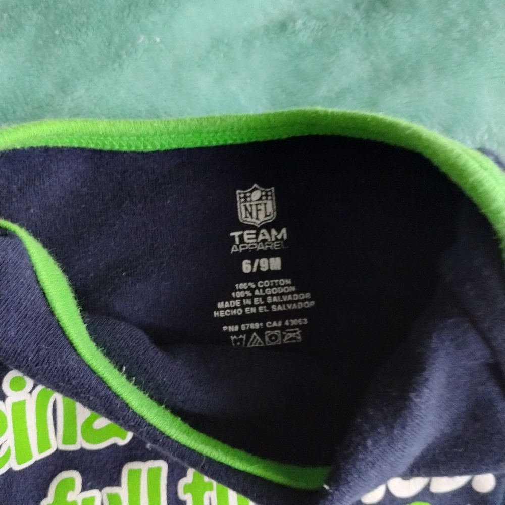 Seahawks onesies - Picture 3 of 3